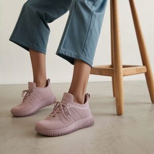 Skechers Women's Blush Pink Sneakers Size 7 Excellent Condition